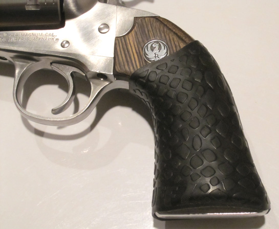 Close-up Ruger Super Black Hawk with TUFF1 Boa Black Grip